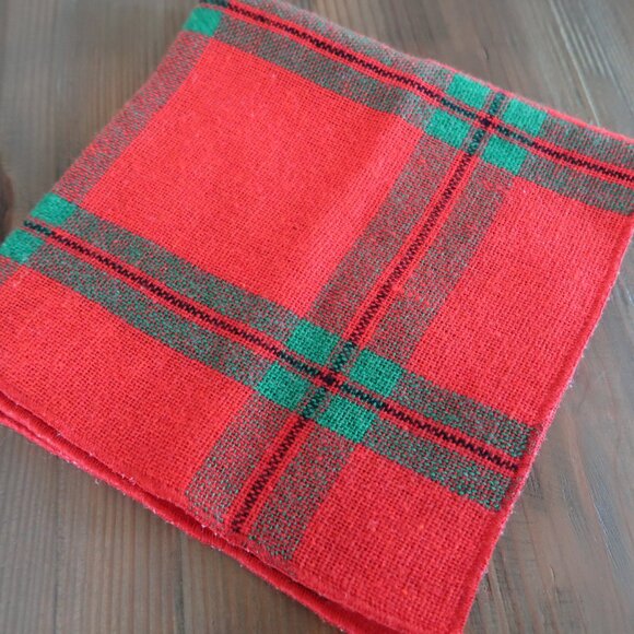 3 Christmas Plaid Acrylic Woven Napkins Holiday Cozy Red Green - Picture 2 of 4